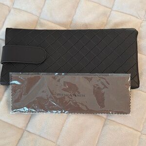 Bottega Veneta Soft Magnetic Glasses Sunglasses Case With New Cleaning Cloth